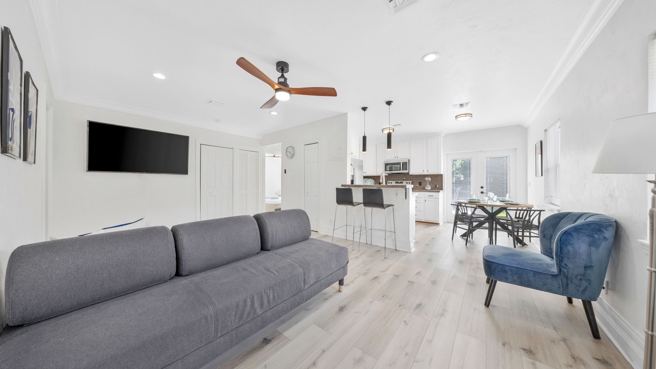 Photo of Others in Poinsettia Heights