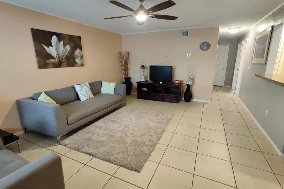 Photo of Livingroom in Cypress Lake
