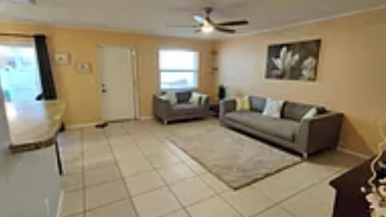 Photo of Livingroom in Cypress Lake