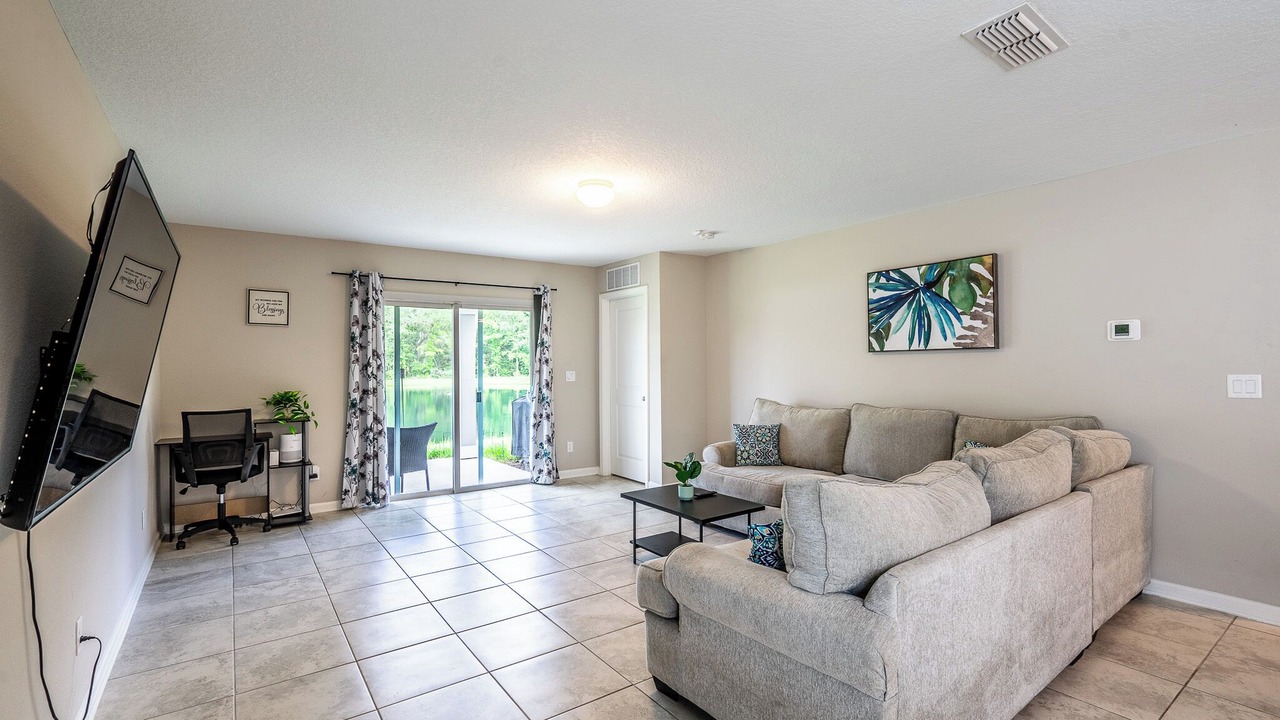 Photo of Livingroom in Northside