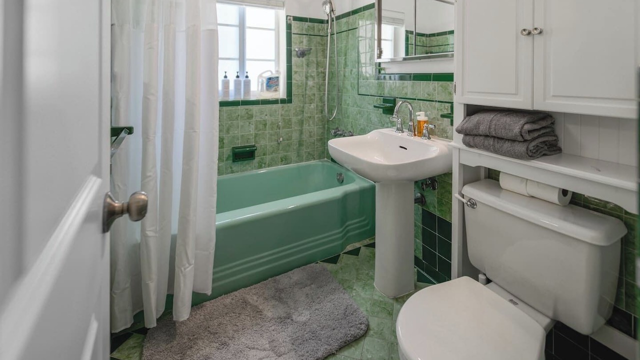 Photo of Bathroom in Coral Estates