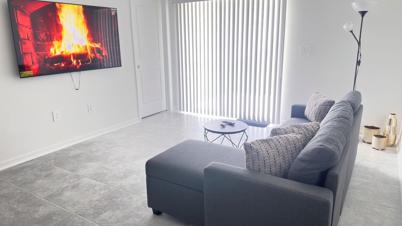 Photo of Livingroom in Lakeland - Winter Haven