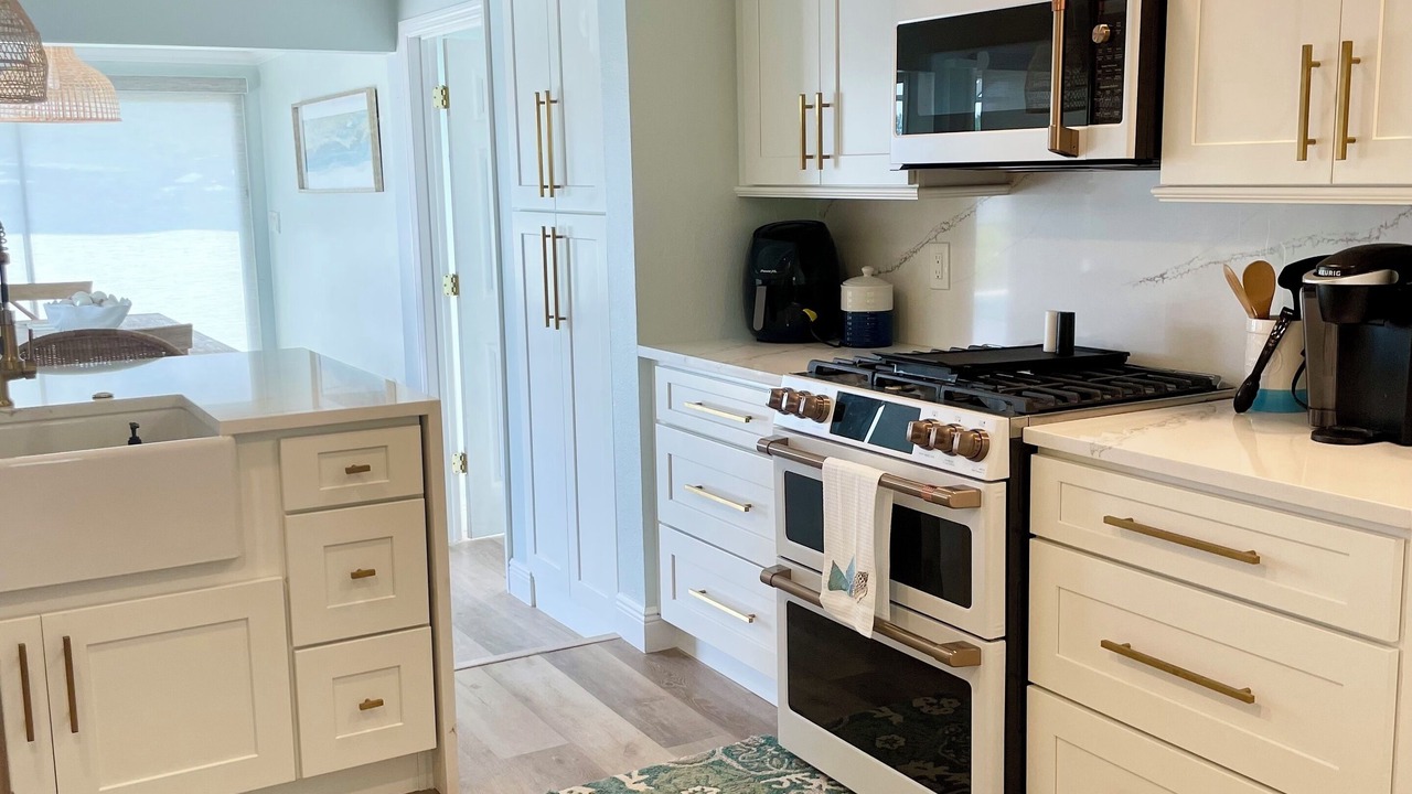 Photo of Kitchen in Bay Colony