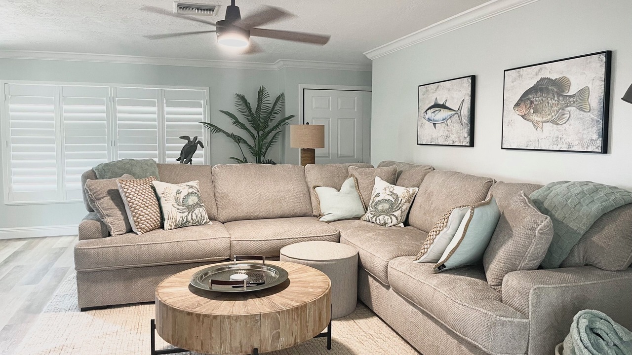 Photo of Livingroom in Bay Colony