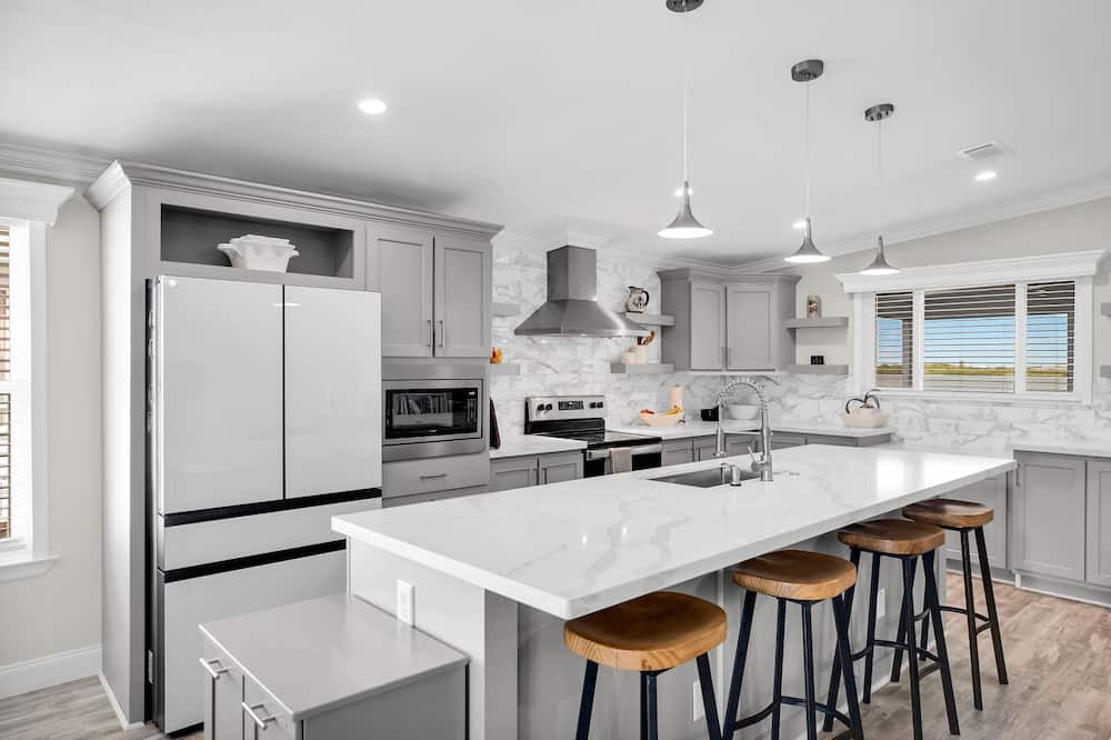 Photo of Kitchen in Breezeswept Beach Estates