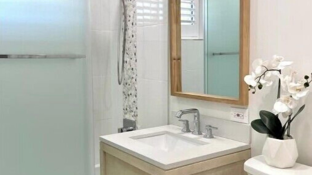 Photo of Bathroom in Lighthouse Point