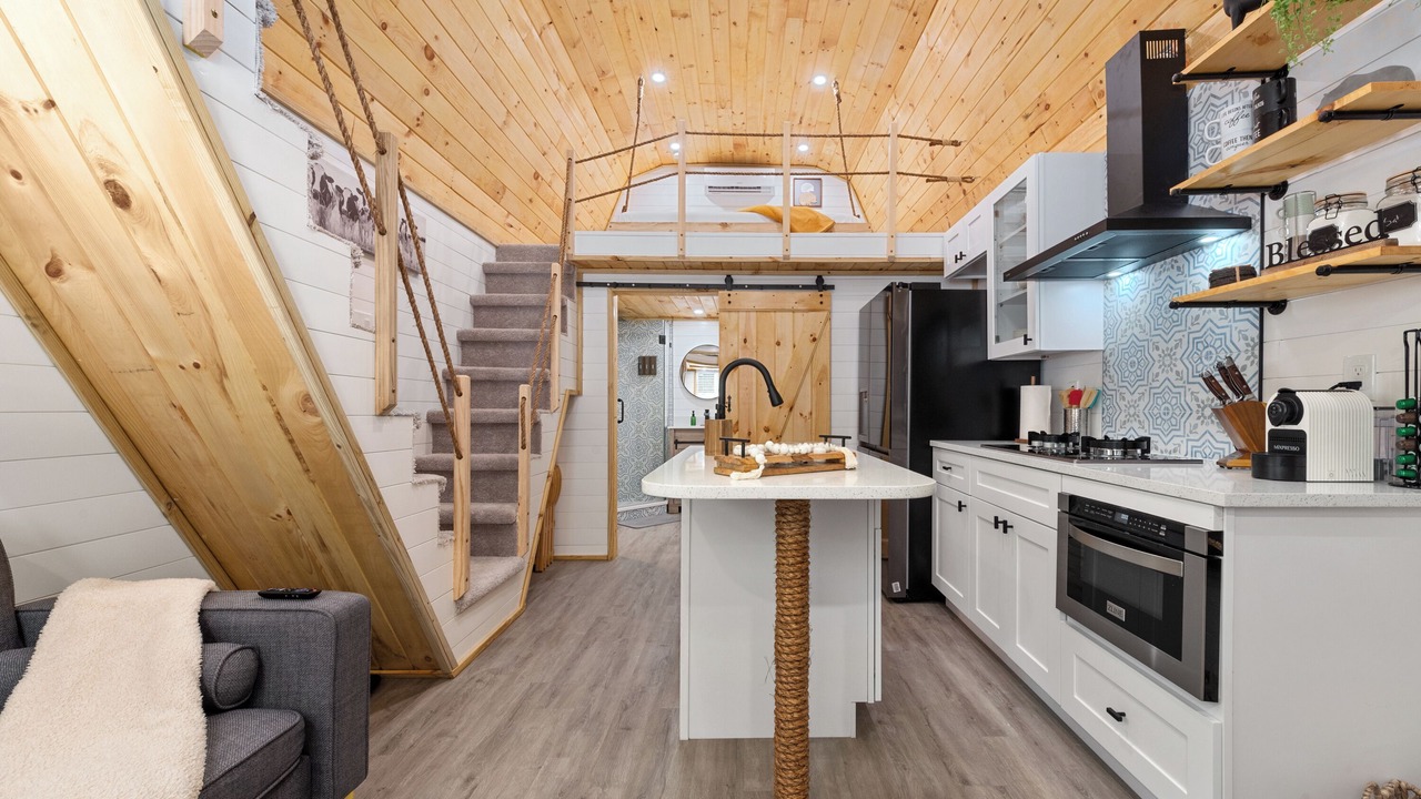 Photo of Kitchen in Azalea Park