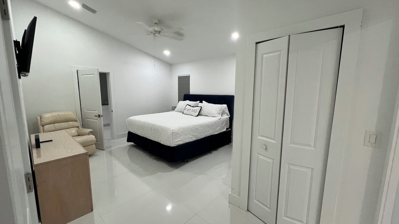 Photo of Bedroom in Willoughby Acres