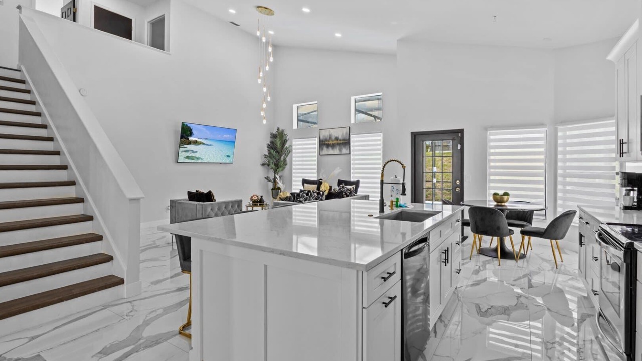 Photo of Kitchen in Lake Davenport Estates