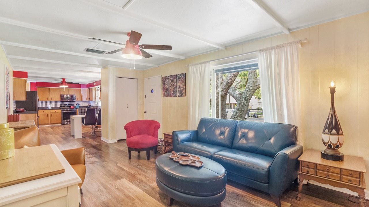 Photo of Livingroom in Valrico