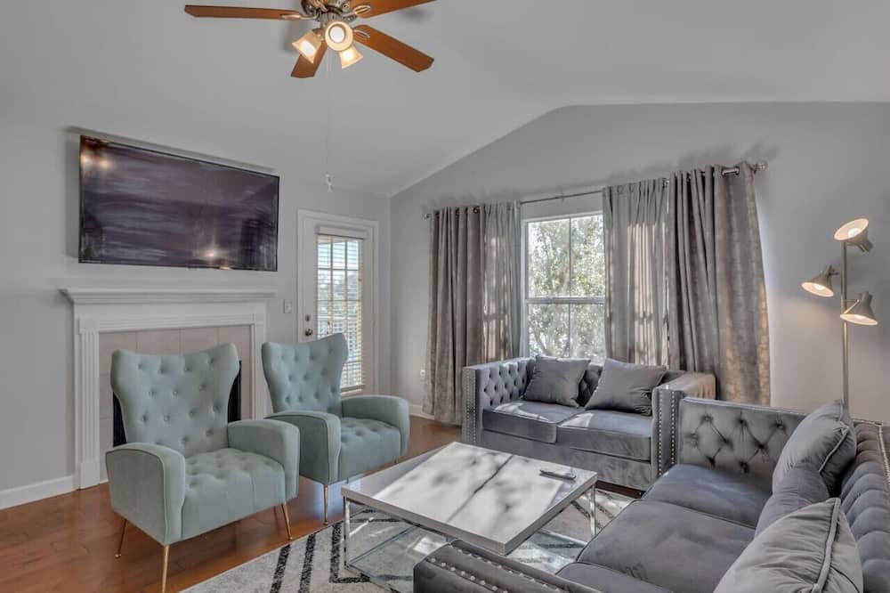 Photo of Livingroom in New Tampa