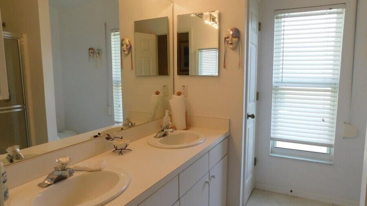 Photo of Bathroom in Beachwalk Isles