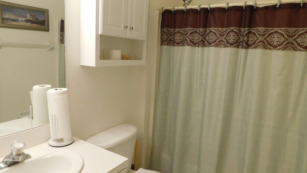 Photo of Bathroom in Beachwalk Isles