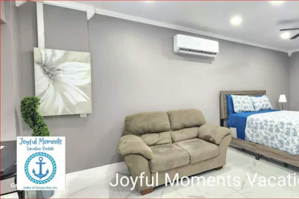 Photo of Bedroom in Egypt Lake-Leto