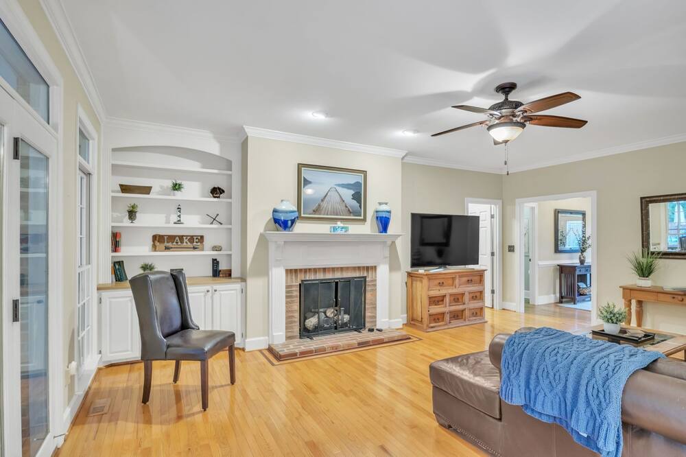Photo of Livingroom in Inman