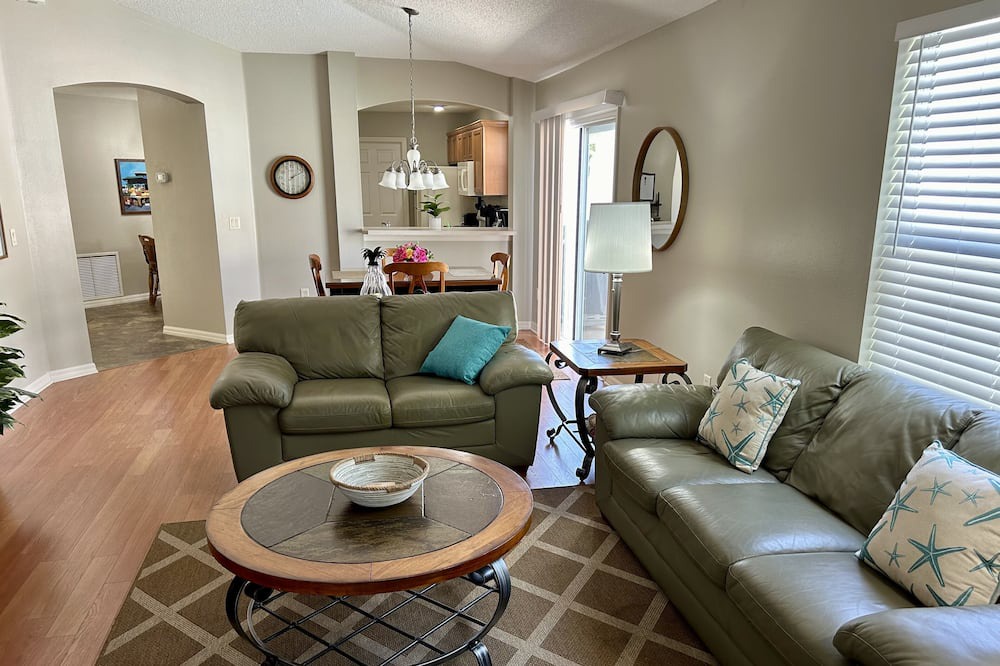 Photo of Livingroom in Virginia Trace