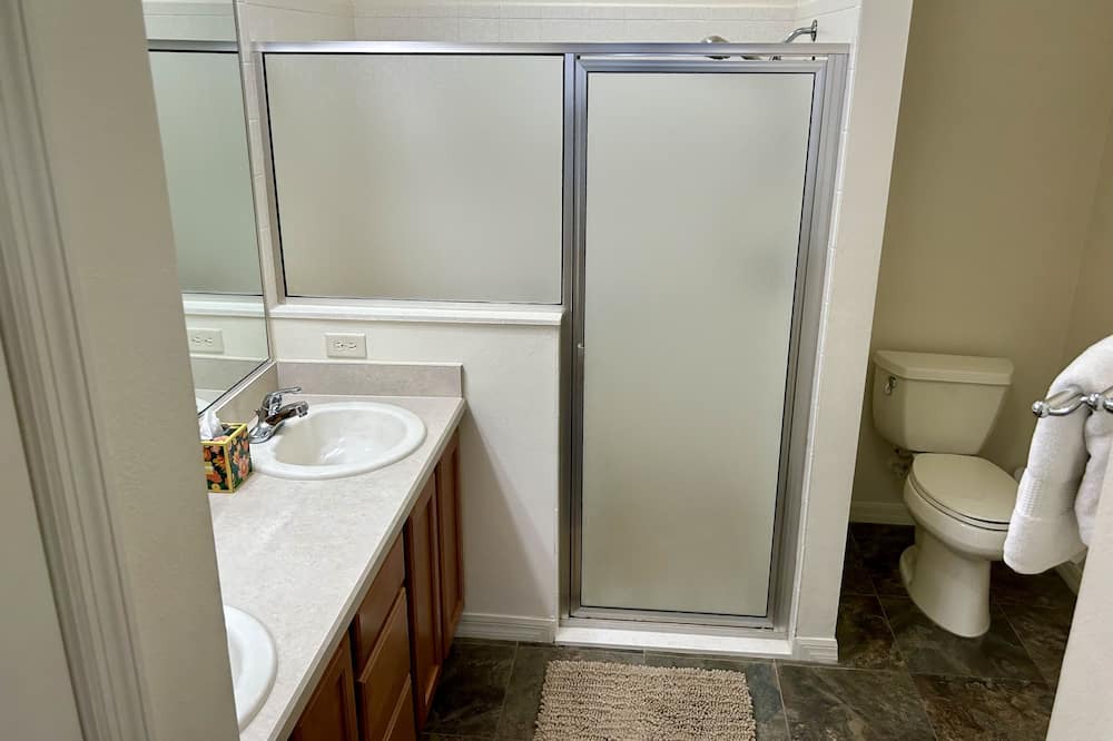 Photo of Bathroom in Virginia Trace