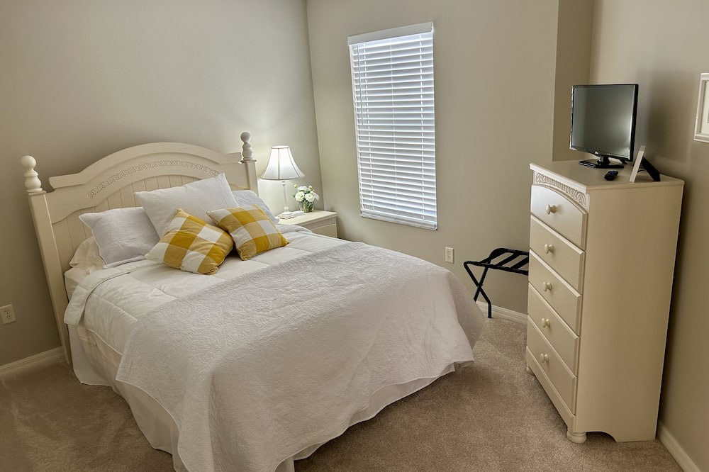 Photo of Bedroom in Virginia Trace