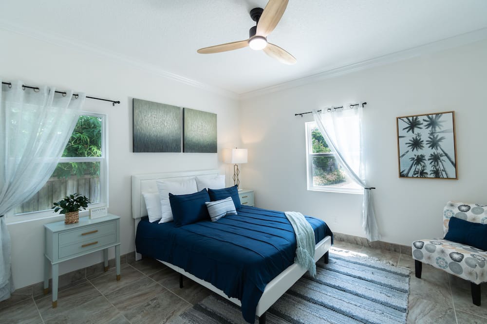 Photo of Bedroom in Crescent Beach