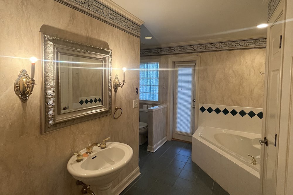 Photo of Bathroom in Lakeside