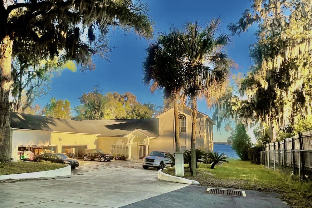 Photo of Outdoor in Lakeside
