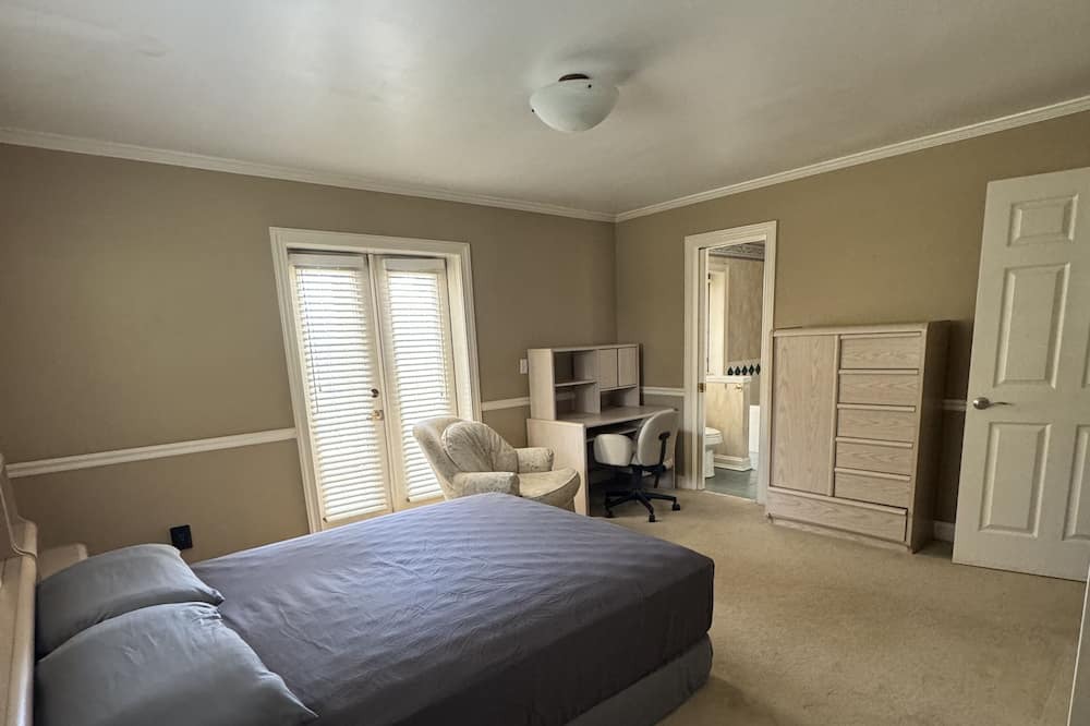 Photo of Bedroom in Lakeside