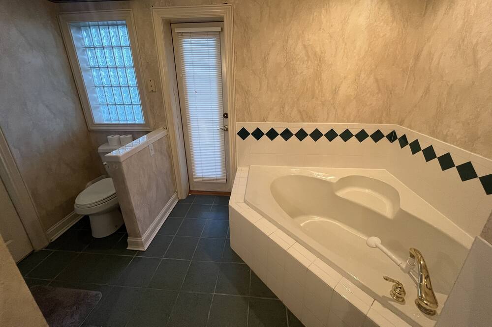Photo of Bathroom in Lakeside