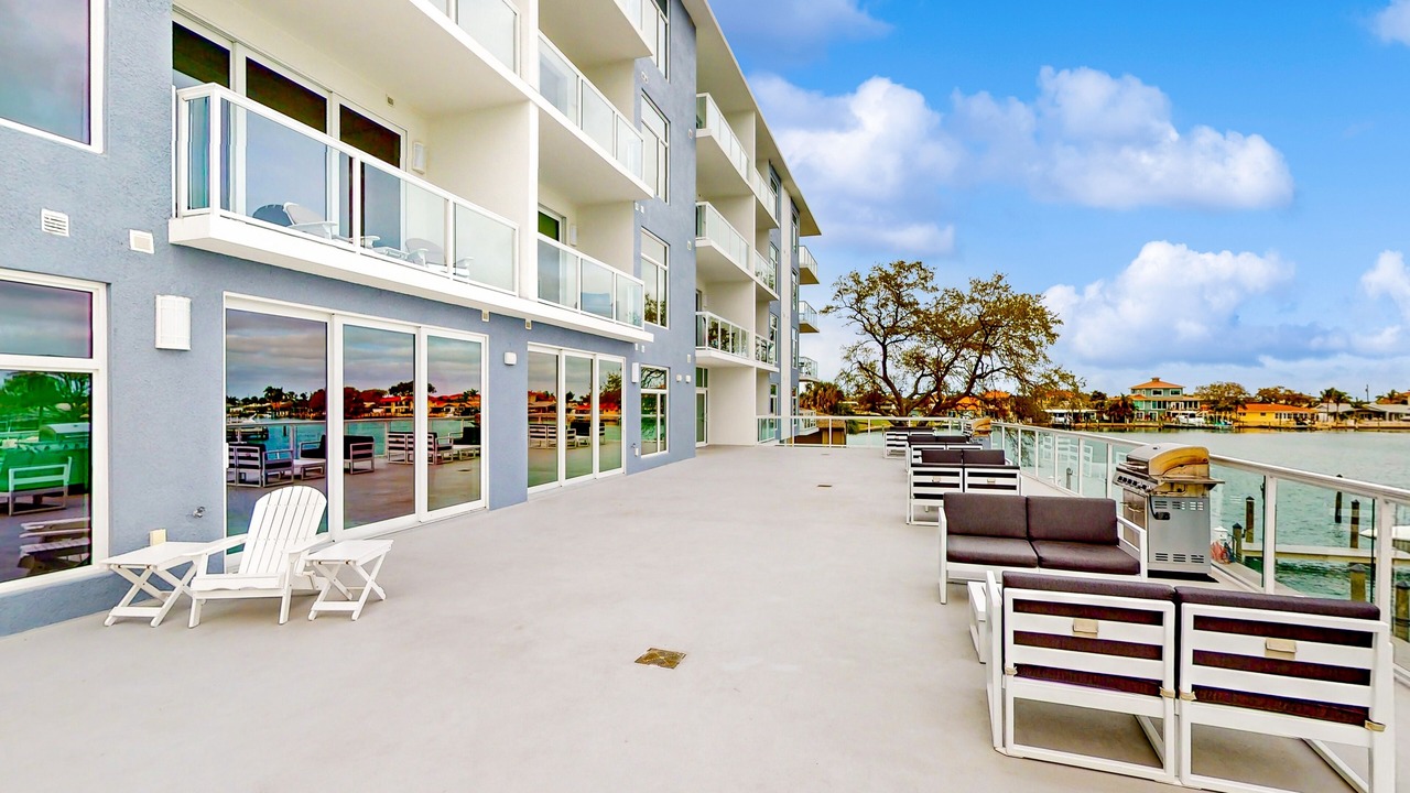 Photo of Patio Balcony in Island Estate