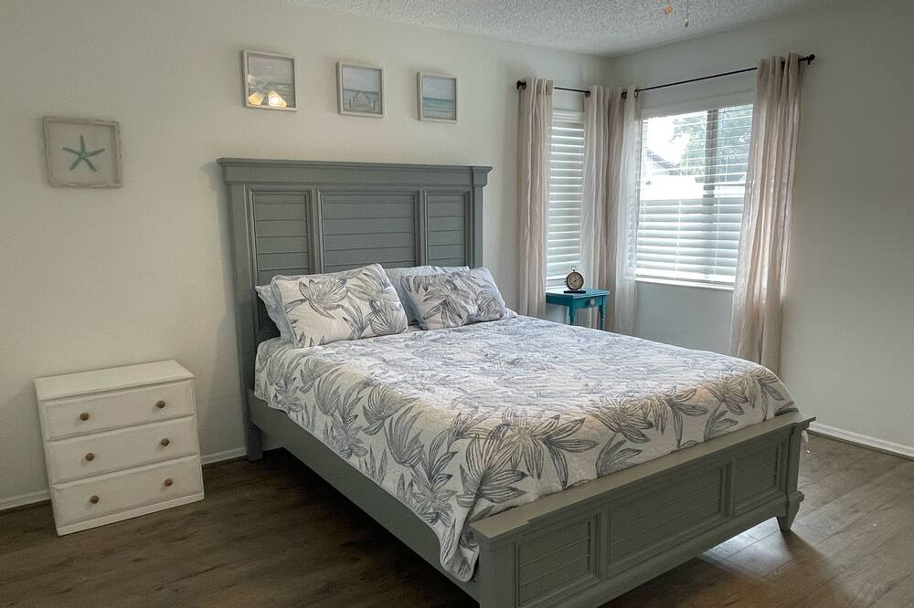 Photo of Bedroom in Brooksville