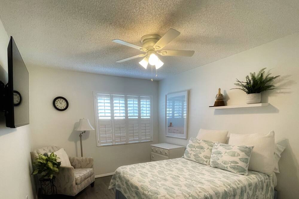 Photo of Bedroom in Brooksville