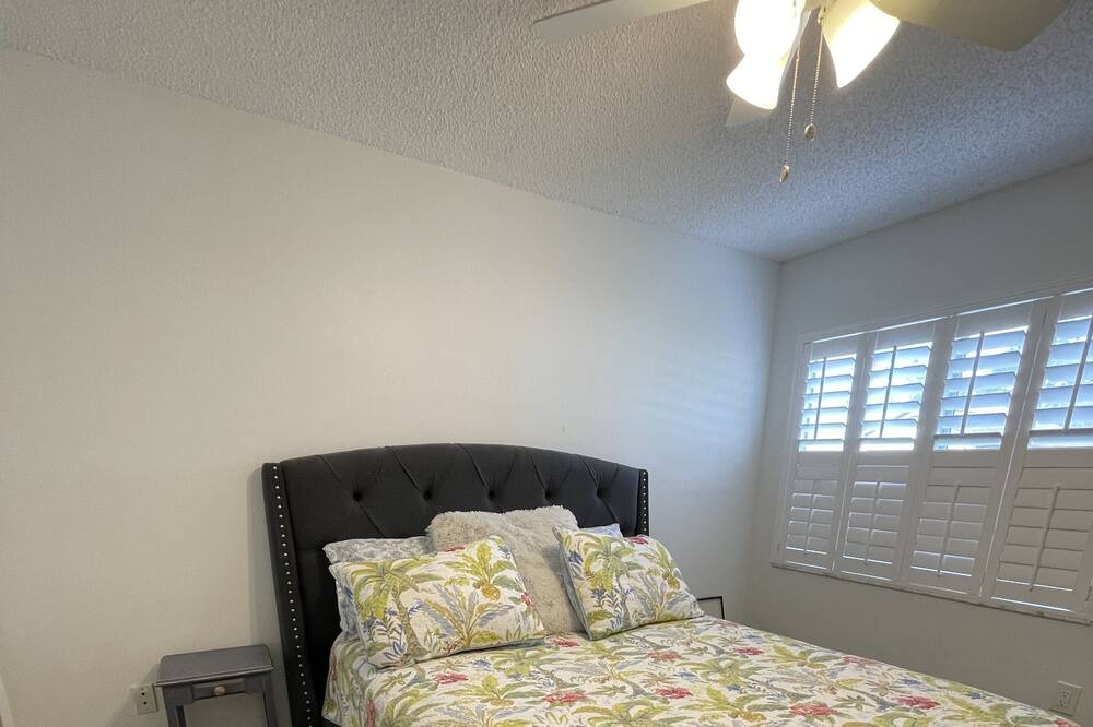 Photo of Bedroom in Brooksville