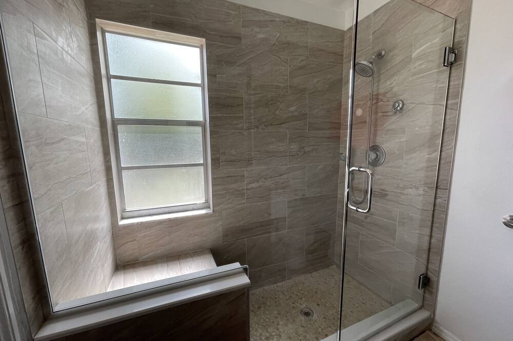 Photo of Bathroom in Brooksville