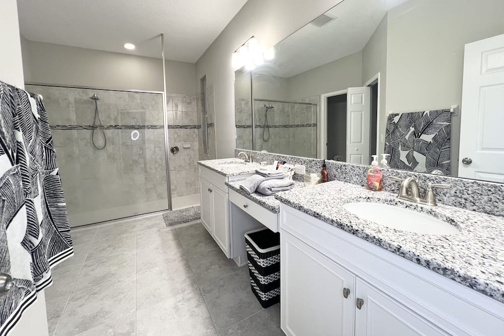 Photo of Bathroom in Zephyrhills