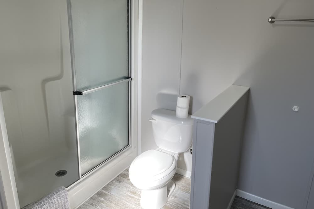 Photo of Bathroom in Edgewater