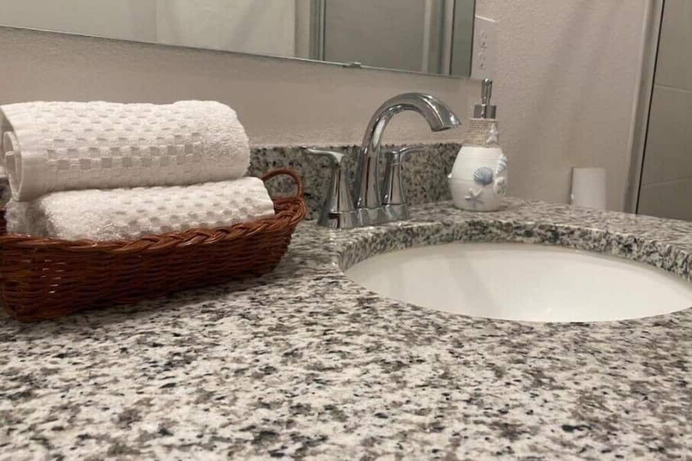 Photo of Bathroom in Glenwood