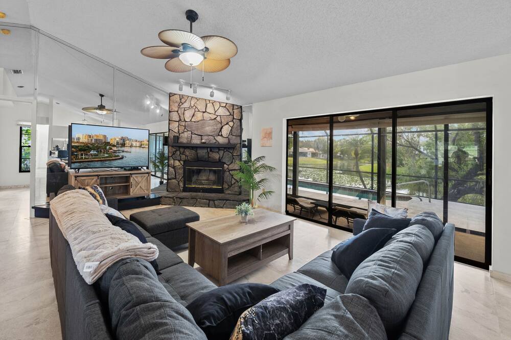 Photo of Livingroom in Fruitville