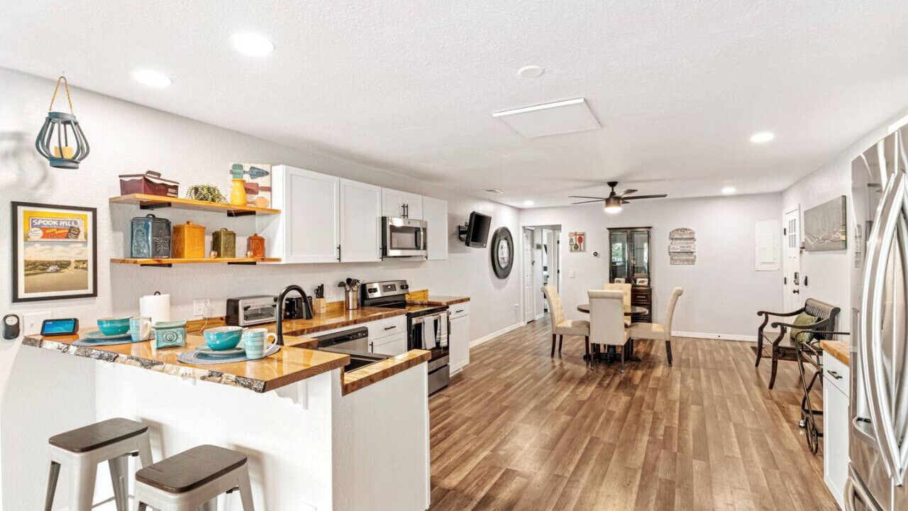 Photo of Kitchen in Crooked Lake Park