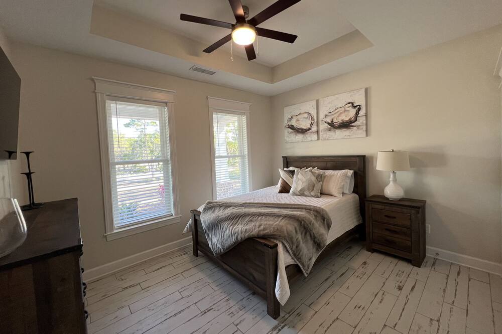 Photo of Bedroom in Panacea