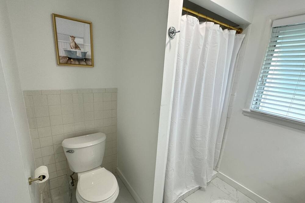 Photo of Bathroom in Parker Ridge