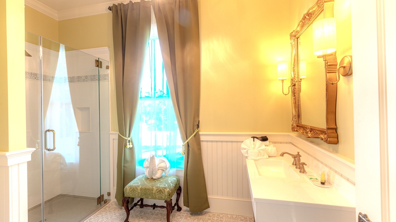 Photo of Bathroom in De Funiak Springs