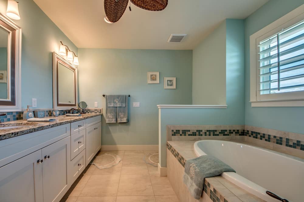 Photo of Bathroom in Beachview Country Club Estates