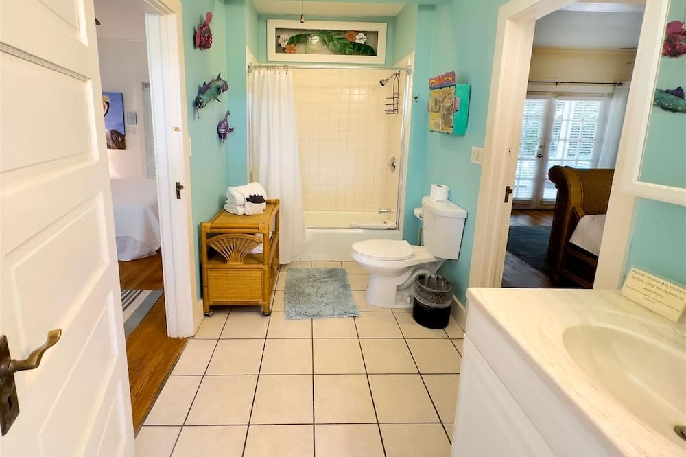 Photo of Bathroom in White Street Gallery District