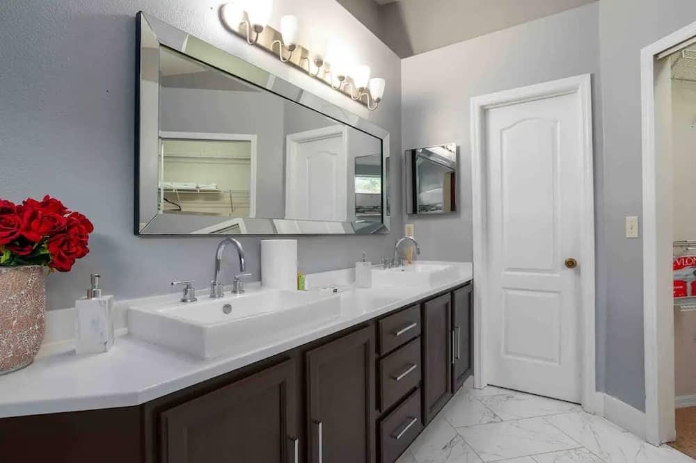 Photo of Bathroom in Fairvilla