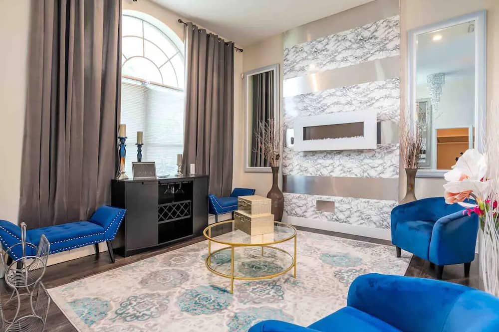 Photo of Livingroom in Fairvilla