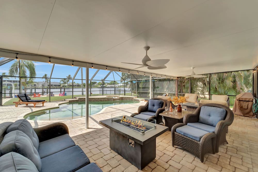 Photo of Livingroom in Fort Myers Shores