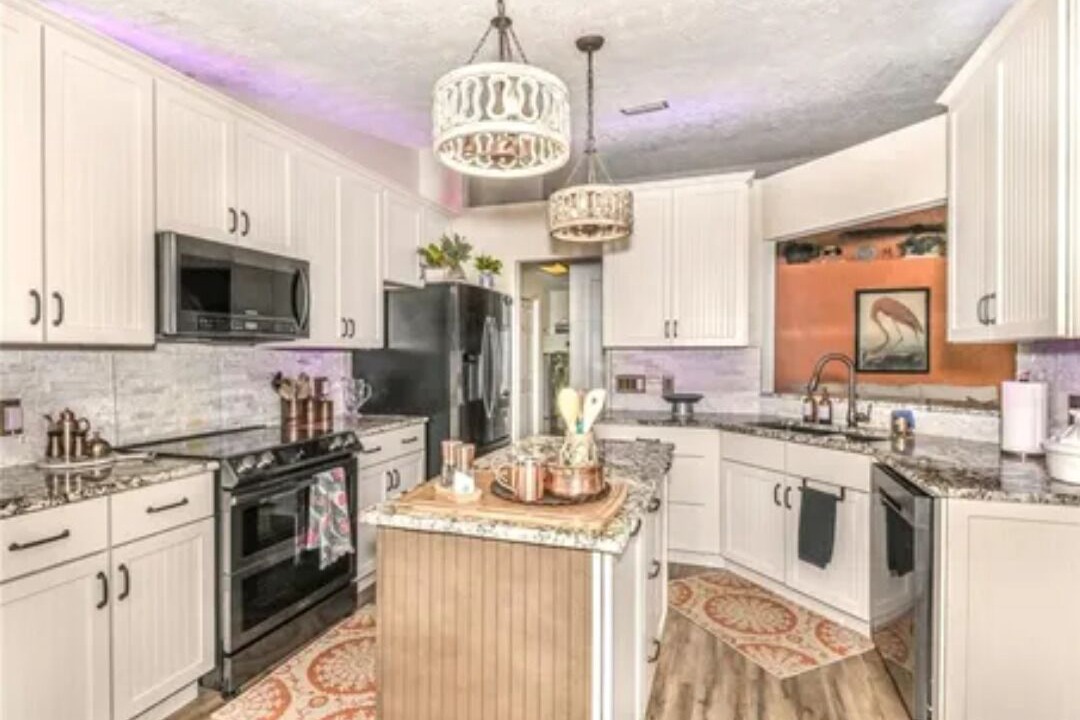 Photo of Kitchen in Floral City
