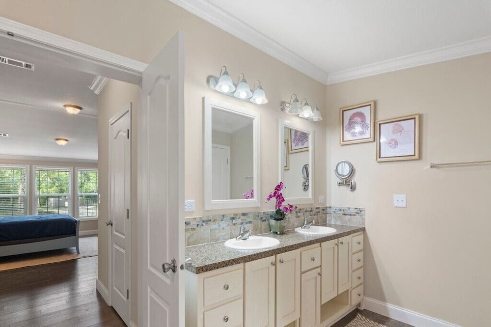 Photo of Bathroom in Palm City