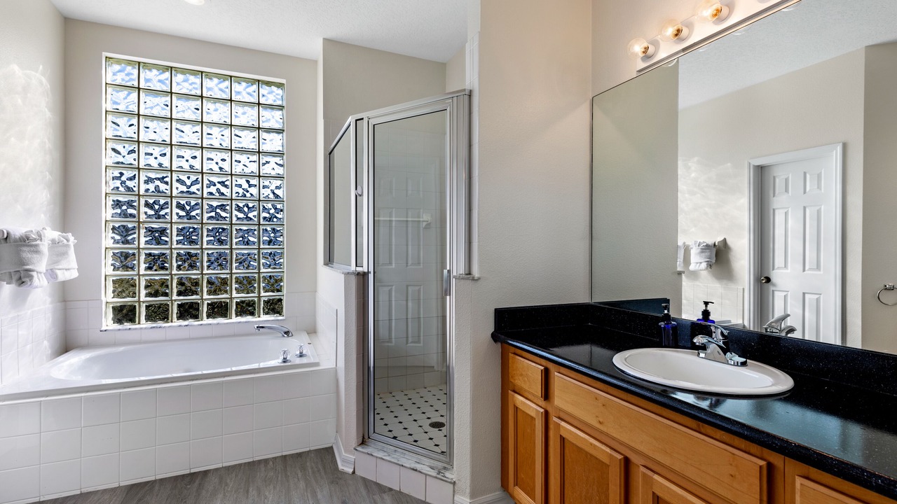 Photo of Bathroom in Bridgewater Crossing