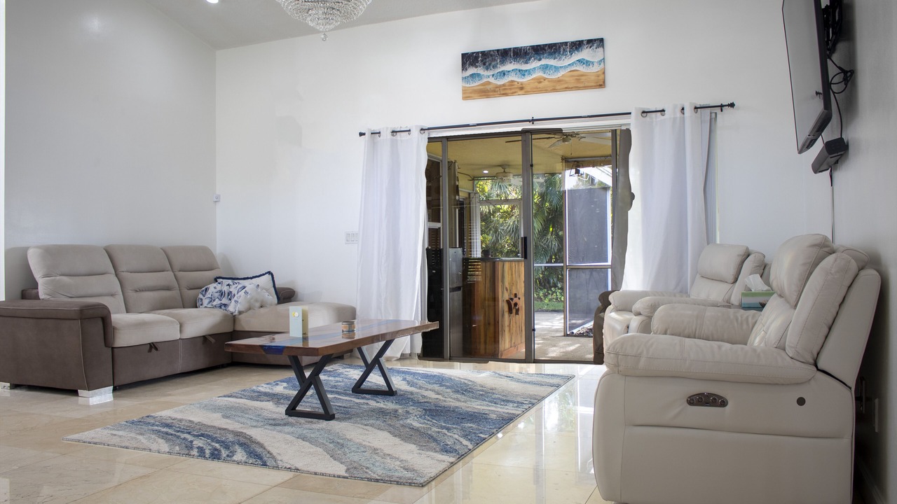 Photo of Livingroom in Greenview Shores
