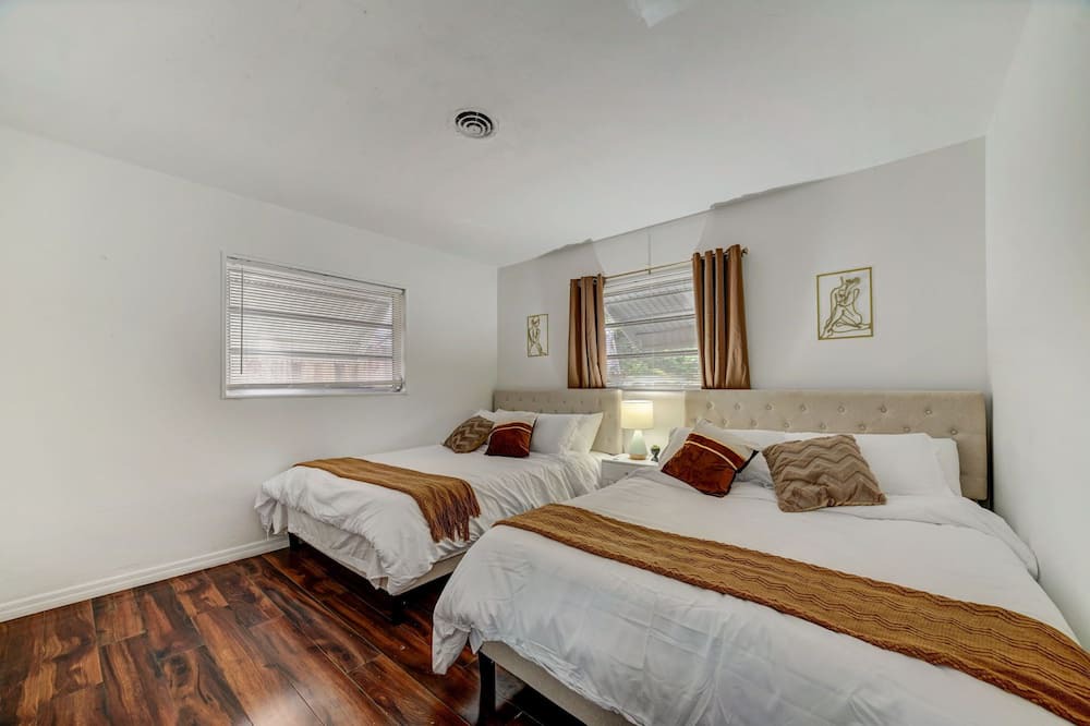 Photo of Bedroom in Poinciana Park